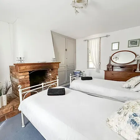 Hébergement de vacances Maison Normande Avec Jardin, Parking, Honfleur *